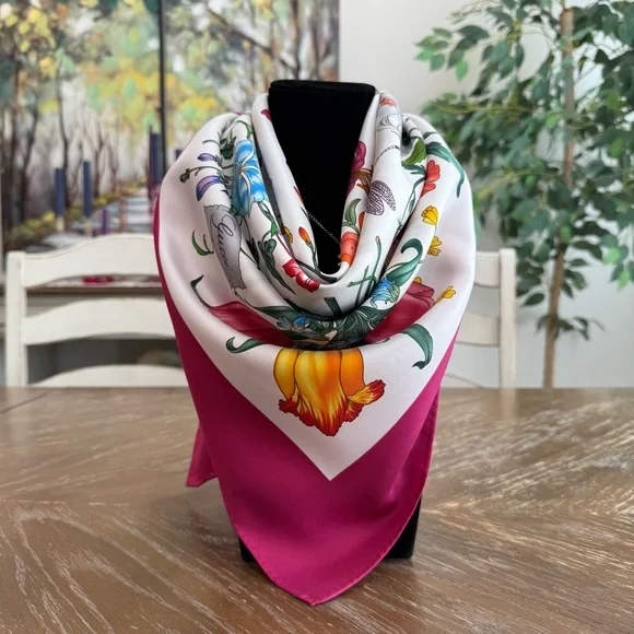 Authentic GUCCI Scarf - Picture 4 of 8